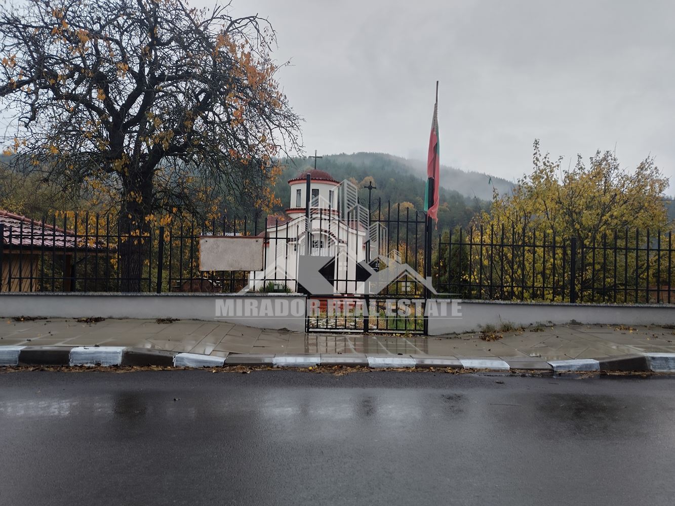 Парцел с ток и вода - 0