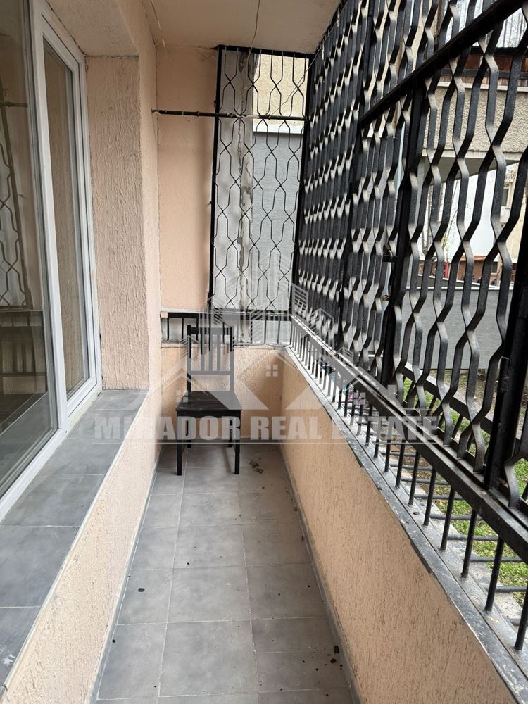 Тристаен апартамент до Медицинска академия - 0