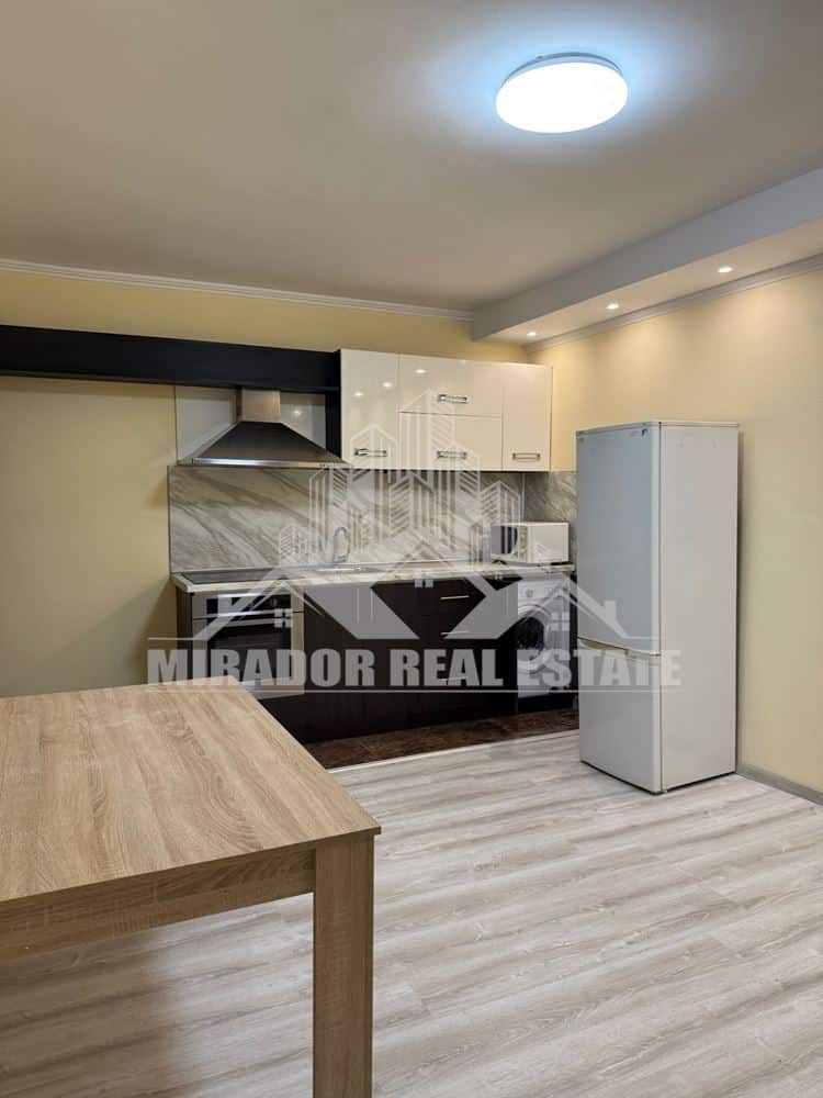 Тристаен апартамент до Медицинска академия - 0