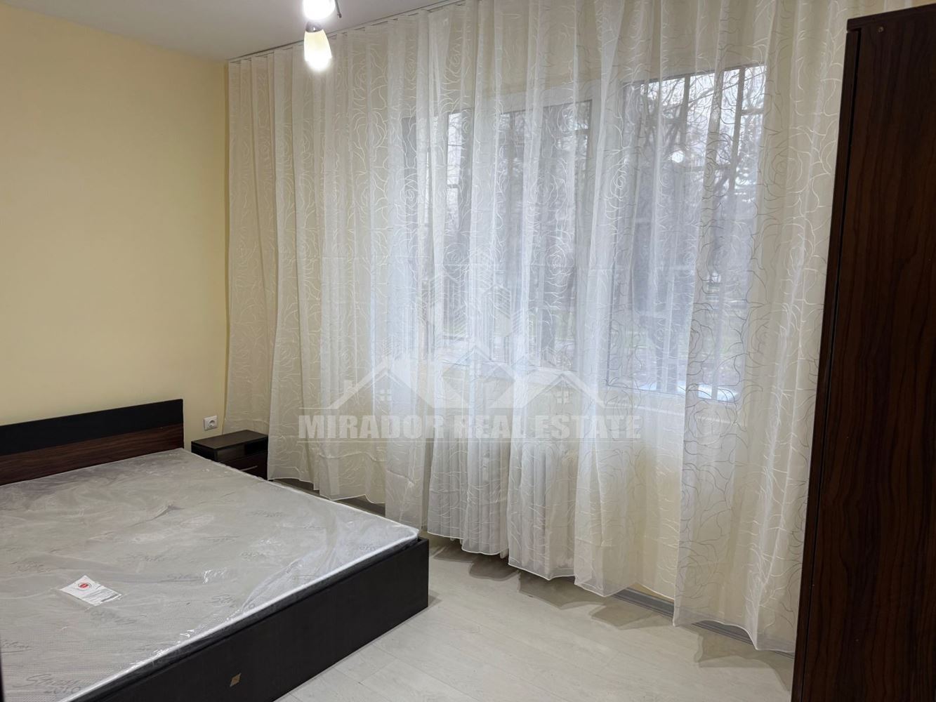 Тристаен апартамент до Медицинска академия - 0